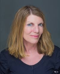 Julie Nielson's Instagram, Twitter & Facebook