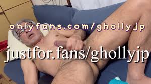 メガネをかけた日本人のお父さんのオナニー - Pornhub Gay