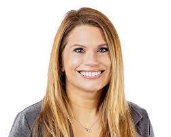 Laura Boomer's Instagram, Twitter & Facebook