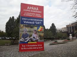 Consiliul național audiovizualului a amendat decizia 441/2018, fapt care a permis continuarea campaniei de îndemn la referendum după data de 5 octombrie și care compromite. Unde Au Aparut Afise Care Promoveaza Referendumul Pentru Familie Si Cine Le A Amplasat
