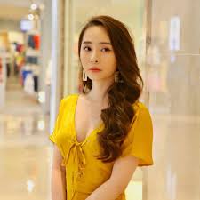 Vũ thị anh thư chụp ảnh hậu trường cùng các diễn viên như bảo thanh, quỳnh nga. Nhan Sáº¯c Ná»¯ Diá»…n Vien Vao Vai Pha Ä'am Cuá»™c Tinh ThÆ° VÅ© Trong Vá» Nha Ä'i Con Vietnamnet