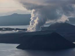 In phivolcs' taal volcano alert signals, alert level 4 means intense unrest, continuing seismic swarms, including harmonic tremor and/or 'low frequency earthquakes' which are usually felt, profuse steaming along existing and perhaps new vents and fissures. Philippines Taal Volcano Status Lowered To Alert Level 3 Thousands Can Return Home News Photos Gulf News