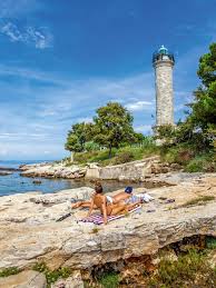 Dafür ist es einer der ruhigeren strände auf der insel. Schonste Strande Istrien Die Top 13 Der Bezaubernsten Strande Buchten
