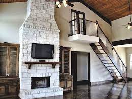 This barndominium has a simple l floor plan. 34 Incredible Barndominium Interiors Barndominium Interior Shop With Living Quarters Barndominium Plans