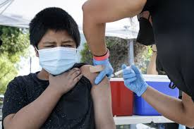 La vacuna de pfizer ya está disponible para los adolescentes. Vacunas Covid 19 Para Menores De 12 A 15 Anos Disponibles Aqui Lugares Como Y Cuando Los Angeles Times