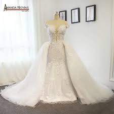 Il prezzo non è riportato nel sito dell'azienda che vende anche un abito da sposa singolarmente. Stunning Cina Abiti Da Sposa Di Lusso Arabo Abito Da Sposa Con Il Treno Staccabile Arab Wedding Dresses Wedding Dresschina Wedding Dresses Aliexpress