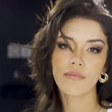 Debbie Hollingshead's Instagram, Twitter & Facebook