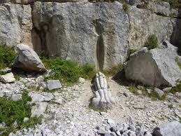 Tout Quarry Sculpture Park in Dorset | Atlas Obscura