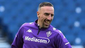 Bayern munich winger franck ribery has been ruled out indefinitely after picking up a thigh injury in a training game. Ribery Vor Florenz Abschied Bundesliga Ruckkehr Ein Thema