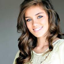 Kara Hands's Instagram, Twitter & Facebook