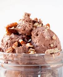 Je Vous Propose Une Recette Parfaite Pour Les Gros Coups De Chaleur Une Glace Au Chocolat Vegan Sans Sorbetiere Chocolat Vegan Glace Au Chocolat Alimentation
