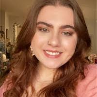 Taylor Pires's Instagram, Twitter & Facebook