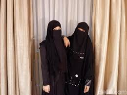 Check spelling or type a new query. 4 Hijabers Bercadar Yang Terkenal Pilot Hingga Gitaris Band Metal