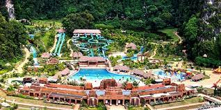 Saya sekeluarga pergi pada hari khamis, saja pilih hari bekerja sebab nak elak trafik jem dan nak elak beratur panjang beli tiket. Bukit Merah Laketown Resort Waterpark Di Perak Lokasi Mandi Manda Yang Sangat Mempersonakan Untuk Pelawat Tempat Menarik