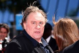Bis zu 14 flaschen wein trinkt der französische schauspieler gerard depardieu am tag. Gerard Depardieu Aussert Sich Zu Vergewaltigungsvorwurfen Promiflash De