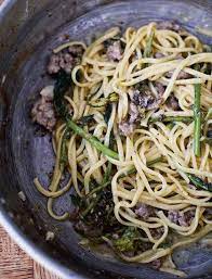 Jamie Oliver Sausage Linguine Pasta Recipe Jamie Cooks Italy C4 Recipe Italy Cooking Jamie Oliver Recipes Linguine