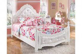 Exquisite Full Poster Bed Ashley Homestore Childrenbedroomfurniture Girls Bedroom Sets Bedroom Furniture Sets Girls Bedroom Furniture