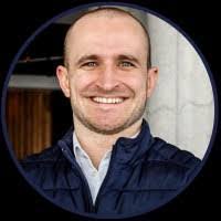 Sam Messenger's Instagram, Twitter & Facebook