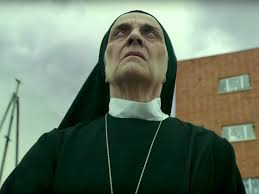 Veronica is 15 and tasked with the care of her three younger siblings. Netflix S Veronica Horror Movie Is Loosely Based On A Real Mystery