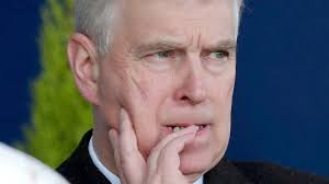 The suit, filed in manhattan federal court on monday, accuses the prince of sexually abusing giuffre multiple times while she was. Beziehung Zu Epstein Sponsoren Distanzieren Sich Von Prinz Andrew