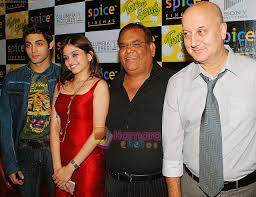 Satish Kaushik, Sheena, Ruslaan Mumtaz, Anupam Kher at the Press Conference  and Premiere of film Teree Sang in Spice World, Noida on 6th Aug 2009 /  Most Viewed Bollywood Photos - Bollywood Photos