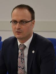 Alexandru cumpanasu, unchiul alexandrei, a declarat initial acelasi lucru pe facebook, pentru ca apoi sa adauge ca nu crede informarea ministerului justitiei si ca, impreuna cu tatal victimei. Alexandru Cumpanasu Photos Facebook
