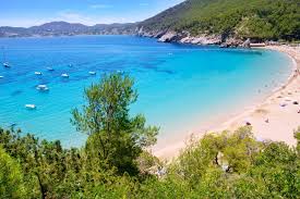 Aber auch für nachtschwärmer ist ibiza (ibz) ein echtes paradies, denn die insel ist bekannt für ihre clubszene. Das Sind Die Schonsten Strande Auf Ibiza Urlaubsguru
