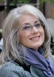 Hairstyles For Women Over 50 With Fine Hair And Glasses Longgrey Layers Long Gray Hair Silver Hair Hair Styles