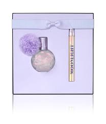 It has been made with quite interesting notes, among which peony, amber, sandalwood, vanilla, plum, and black currant stand out. Ariana Grande Moonlight Gift Set 30 Ml Buy Online In Macau At Macau Desertcart Com Productid 52014807