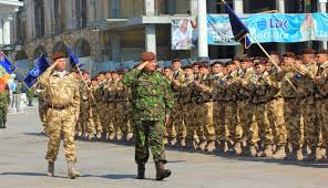 127 din 8 iulie 2019 privind sistemul public de pensii, „vârsta standard de pensionare este de 65 de ani pentru bărbaţi şi. Armata Nu InseamnÄ Doar OfiÈeri Èi ComandanÈi Militarii Cer Salarii Decente Bani De Chirie Ore Suplimentare PlÄtite Pensii MÄrite Contracte Pe PerioadÄ NedeterminatÄ Cuget Liber