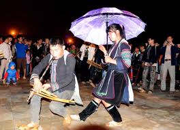 Kết quả hình ảnh cho chợ tình