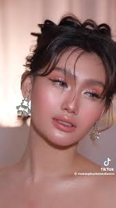 HI EVERONE. LF MAKE UP ARTIST WHO CAN ACHIEVE THIS STYLE OF MAKE-UP. MY  BUDGET IS A BIT TIGHT, IT'S FOR MY SISTER'S PROM. BUDGET IS AROUND 1K TO  1.5K. , Date of event: Feb 26 or 29
