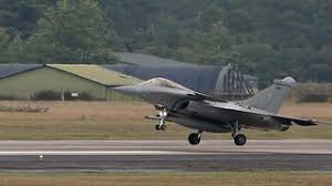 The golden arrows was the first squadron to be equipped with the hunter aircraft in the late 50s. Iaf S Golden Arrows 17 Squadron To Be Resurrected Today Set To Be First Unit To Fly Multi Role Rafale Jets India News Firstpost