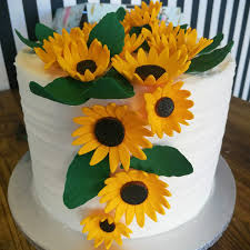 This is such a great idea for birthday parties and keeps you from having to cut pieces from a big cake. Combed Buttercream Sunflower Cake Miss Cake