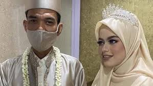 Abdul somad batubara, lc., d.e.s.a., ph.d., datuk seri ulama setia negara, atau lebih dikenal dengan ustaz abdul somad (bahasa arab: Vqrsoyx9s0cerm