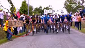 Includes route, riders, teams, and coverage of past tours. La Maxi Caduta Nella Prima Tappa Del Tour De France