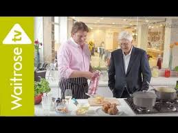 Parky S Top Table James Martin S Yorkshire Puddings And Onion Gravy Yorkshire Pudding Yorkshire Pudding Jamie Oliver James Martin Yorkshire Puddings