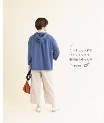 暮らしの服 楽ちんでもサマになる 上手な 息抜き コーデ ナチュラル服や雑貨のファッション通販サイト ナチュラン 服 カジュアルスタイル 柄ワンピース