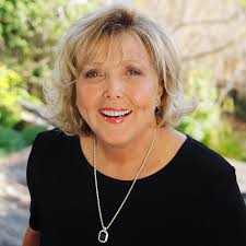 BOOK REVIEW: A Woman's Guide to Bootstrapping a Business by Beverly Sallee  Ophoff — Lionesses of Africa