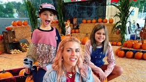 Busy Philipps Daughters In 2020 Jennifer Love Hewitt Husband Criminal Minds Celebrity Kids