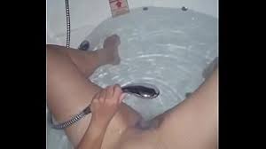 Przytulny salon, wszechobecne bibeloty, basen i jacuzzi (zdjęcia). Whirlpool Search Page 1 Hardsextube Top