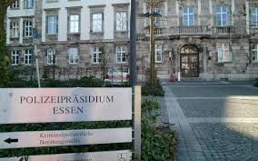 April 2019 in die bnp paribas s.a. Falsche Polizisten Tricksen Essener Rentnerin Aus Radio Essen