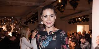 Fiona erdmann hat nach monatelanger suche ihre traumvilla in dubai gefunden, der kaufvertrag ist unterzeichnet. Fiona Erdmann Ex Germany S Next Topmodel Wandert Nach Dubai Aus Mopo De