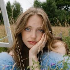 Alice Auer (@alice_auer) • Instagram photos and videos