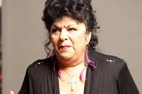 Margit bangó was born on april 4, 1950 in vásárosnamény, hungary. Bango Margit Azt Gyanitja Jolly Lenyulta Az Egyik Dalat
