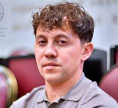 SE RAYA DIPUTADO DE MORENA, GANA 31.8 MILLONES DE PESOS!