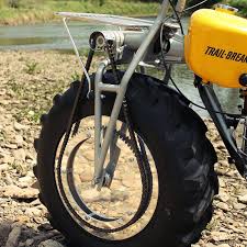 But there's a surprising dearth of information about these two wheel drive motorcycles on the interwebs. Rokon Trail Breaker The Two Wheel Drive Motorcycle Motorcycle Bike Bike Exif Bike Trails