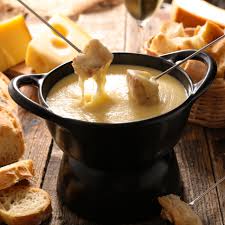 Recette Fondue Au Gruyere Et Au Vacherin Cuisine Madame Figaro