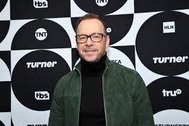 Mark and donnie wahlberg's mom, alma, has died. Blue Bloods Donnie Wahlberg S Mom Once Called Him Her Favorite Son Out Of 9 Kids On Tv