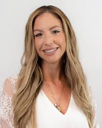 Caitlin Cote's Instagram, Twitter & Facebook